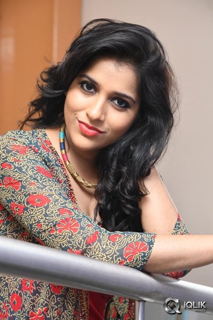 Rashmi-Gautam-At-Thanu-Vachenanta-Movie